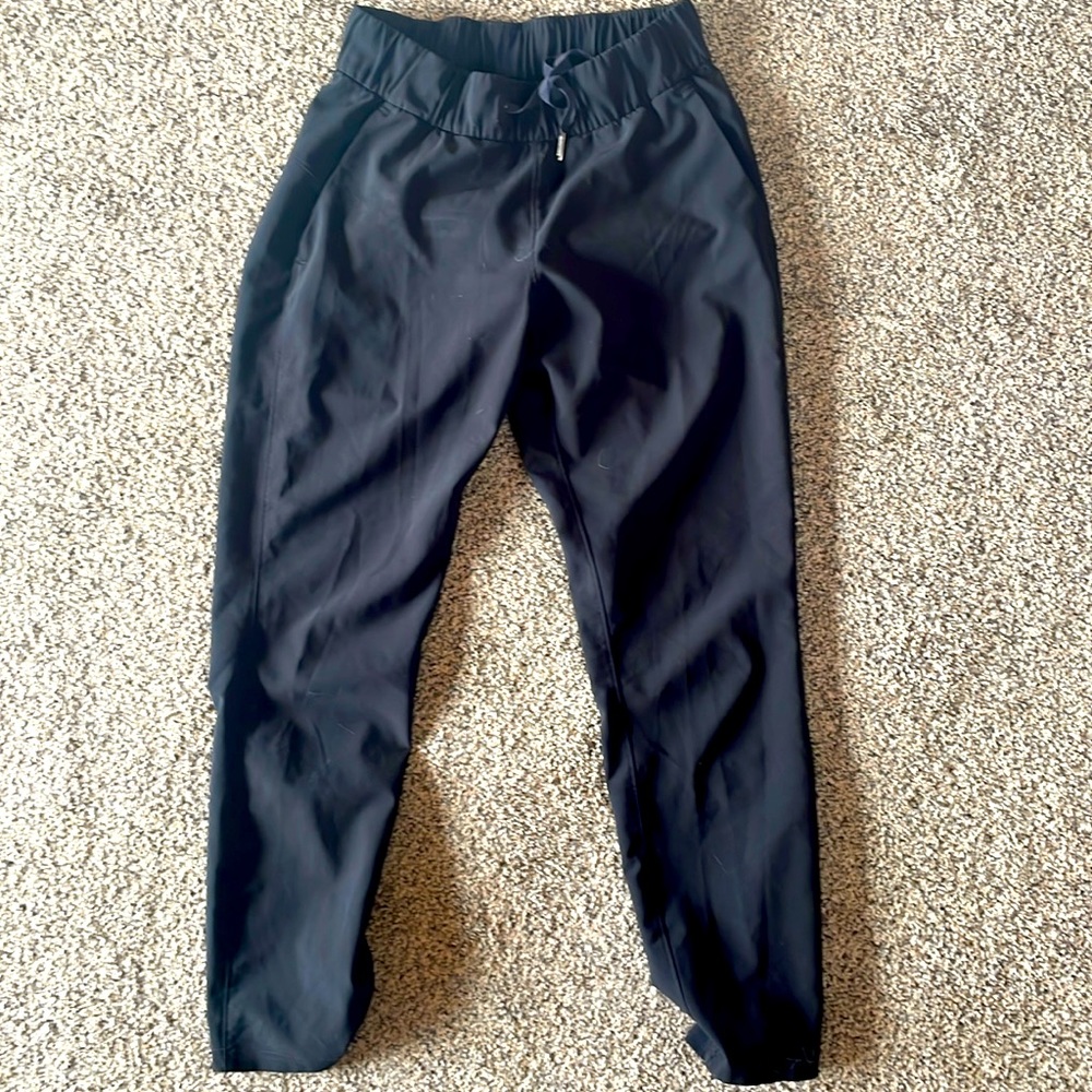 Lululemon On the Fly Pant - 7/8 length older style